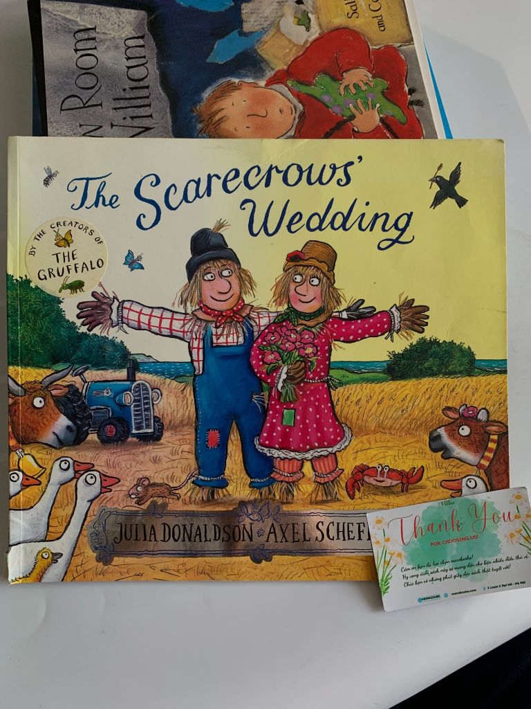 The Scarecrows' Wedding – Julia Donaldson & Axel Scheffler - Ảnh thực tế 1