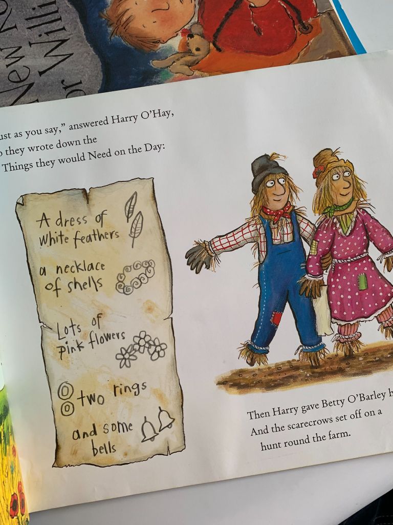 The Scarecrows' Wedding – Julia Donaldson & Axel Scheffler - Ảnh thực tế 9