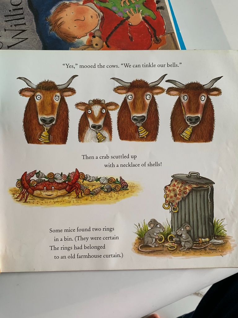 The Scarecrows' Wedding – Julia Donaldson & Axel Scheffler - Ảnh thực tế 10