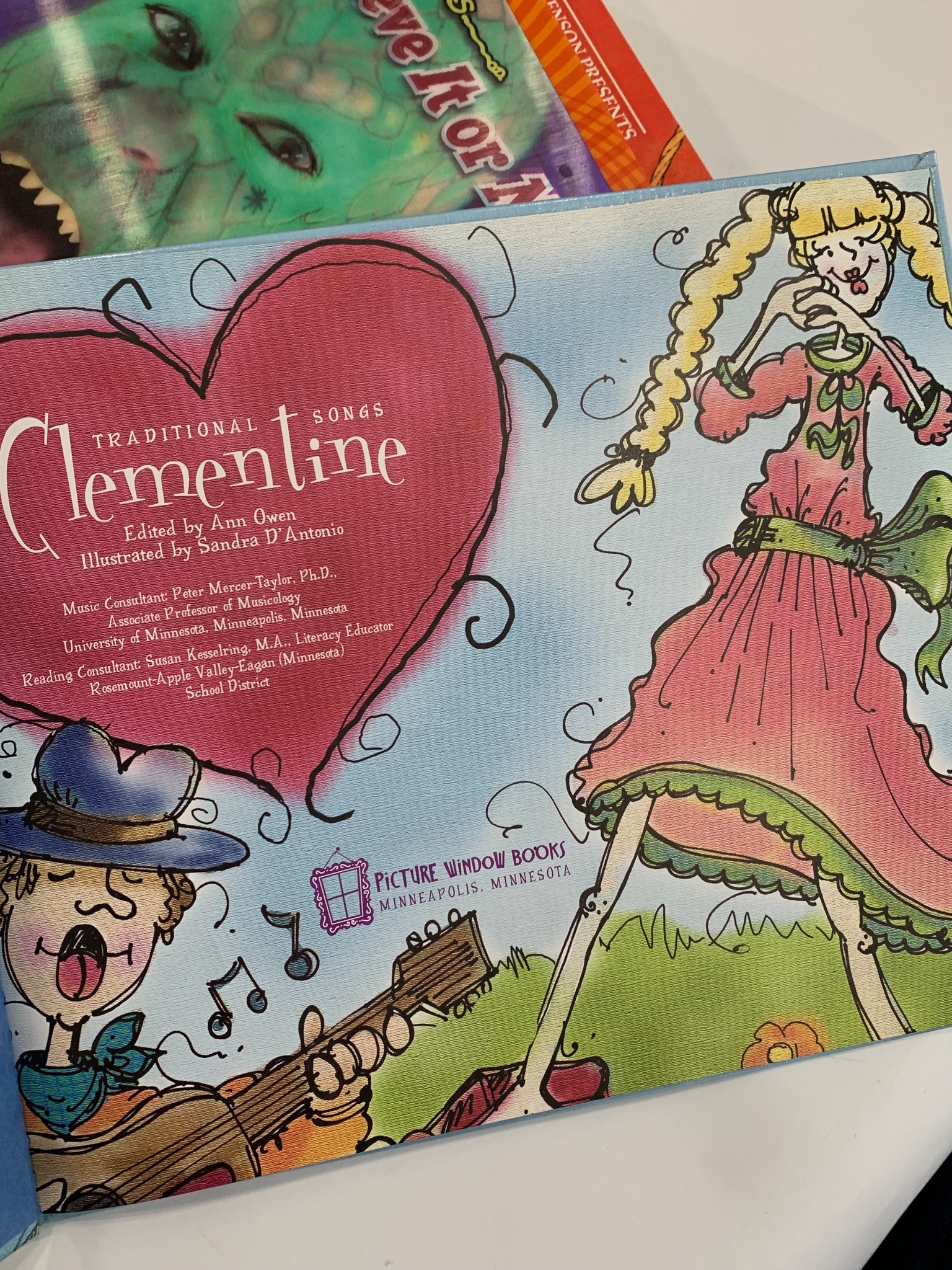 Clementine – Ann Owen & Sandra D'Antonio - ảnh 4