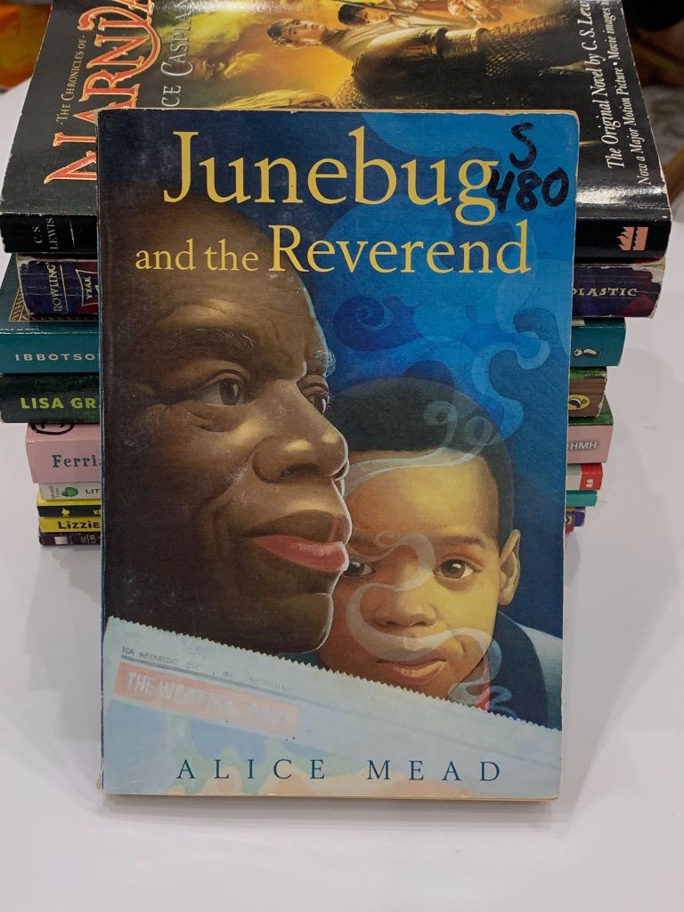 Junebug and the Reverend – Alice Mead - Ảnh chụp thực tế