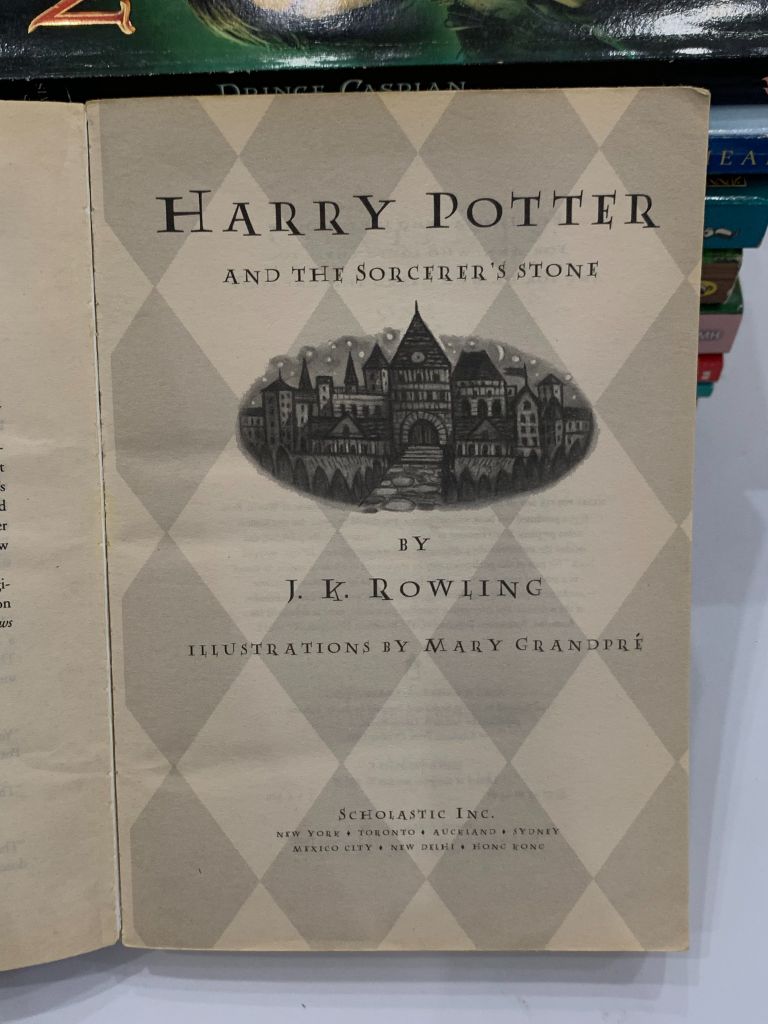 Harry Potter and the Sorcerer's Stone – J.K. Rowling - Ảnh thực tế 7