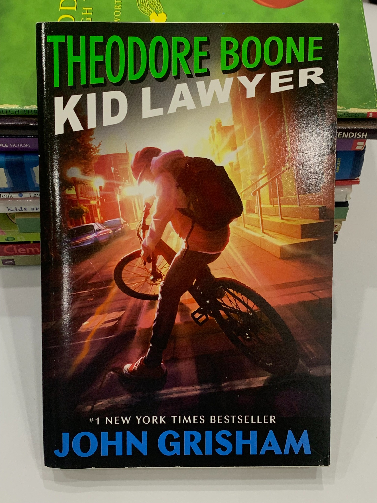 Theodore Boone: Kid Lawyer – John Grisham - ảnh 2