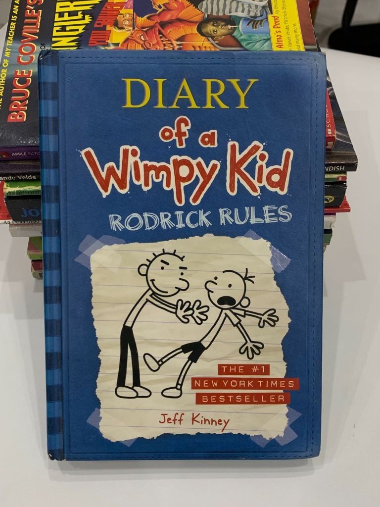 Diary of a Wimpy Kid: Rodrick Rules – Jeff Kinney - Ảnh chụp thực tế
