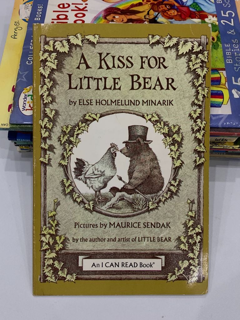 A Kiss for Little Bear – Else Holmelund Minarik - Ảnh chụp thực tế