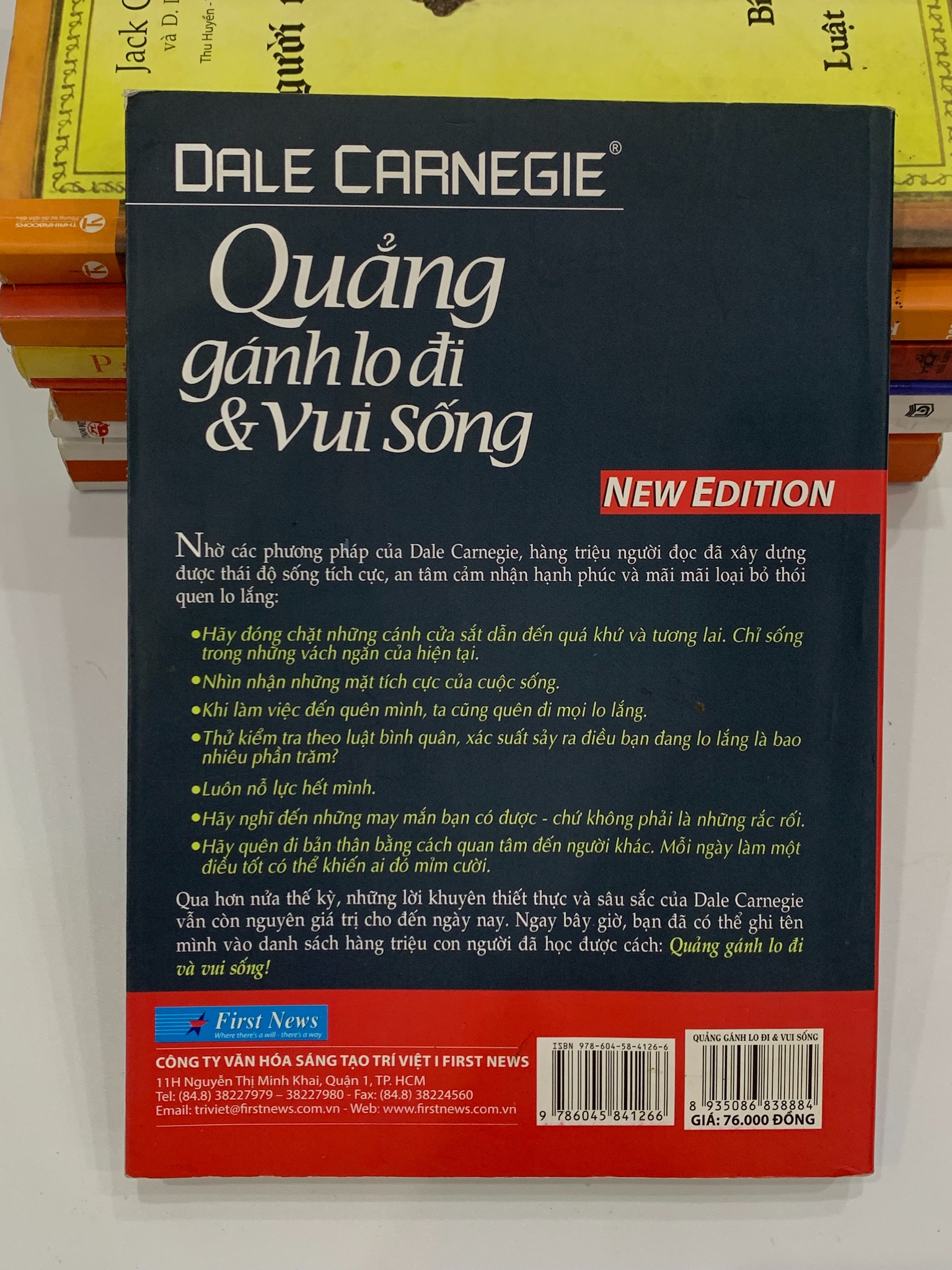 Quẳng gánh lo đi và vui sống – Dale Carnegie