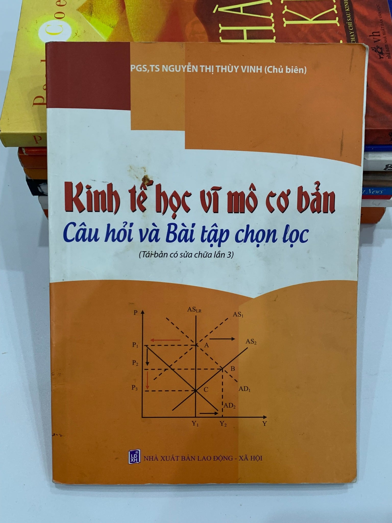Ảnh sách Kinh tế học vĩ mô cơ bản – Nhiều tác giả