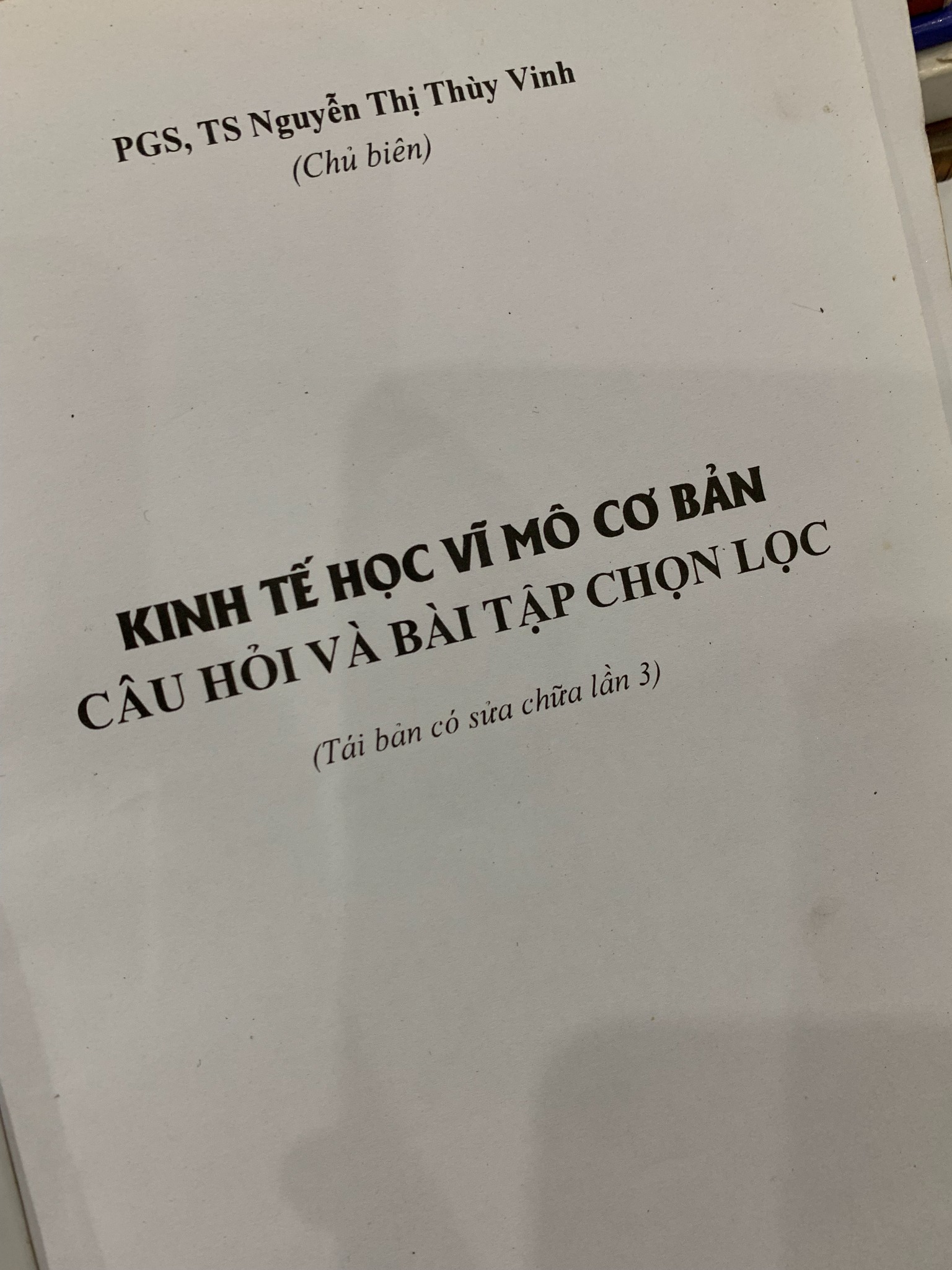 Kinh tế học vĩ mô cơ bản – Nhiều tác giả