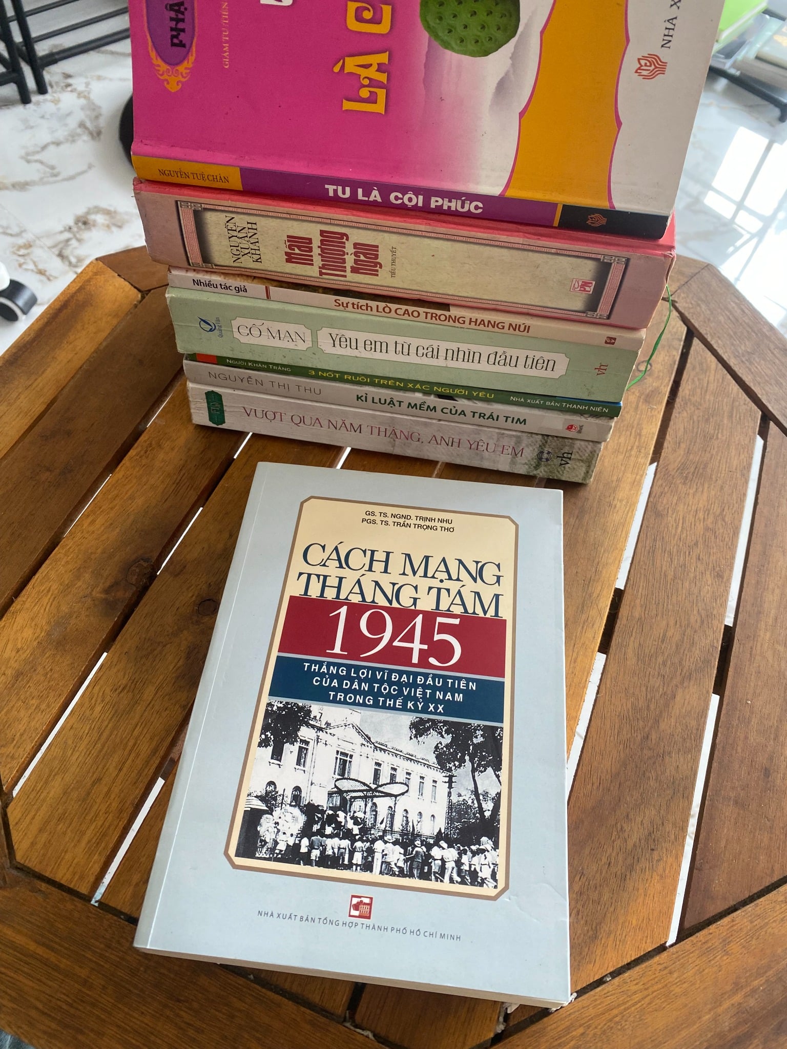 Cách Mạng Tháng Tám 1945 – GS.TS. NGND. Trịnh Nhu, PGS.TS. Trần Trọng Thơ