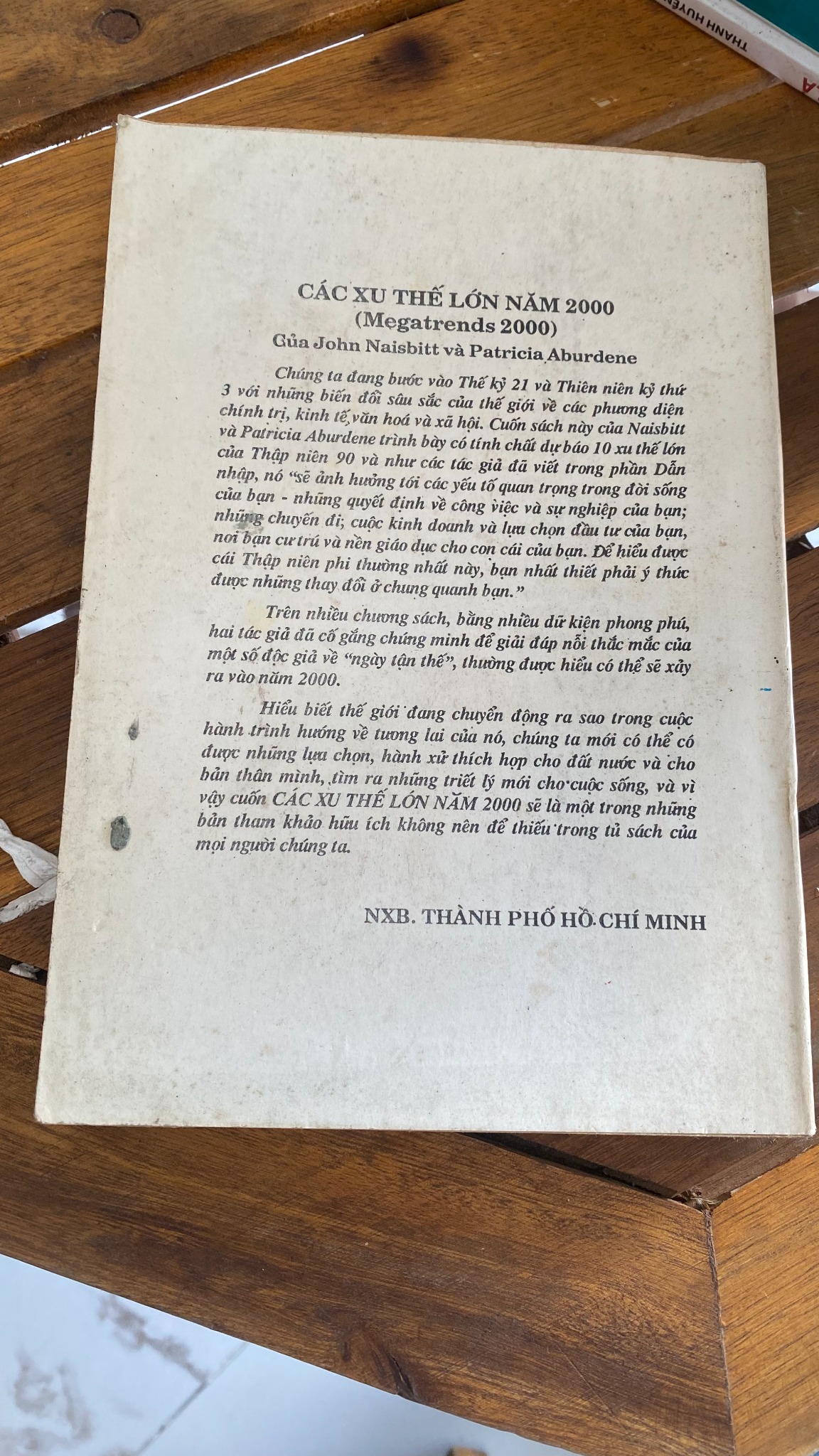 CÁC XU THẾ LỚN NĂM 2000 Tác giả: John Naisbitt & Patricia Aburdene