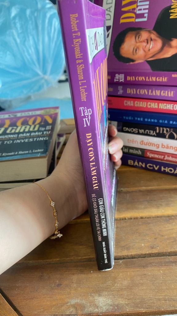 Dạy Con Làm Giàu - Tập 4: Con Giàu Con Thông Minh - Robert T. Kiyosaki & Sharon L. Lechter - Ảnh thực tế 5