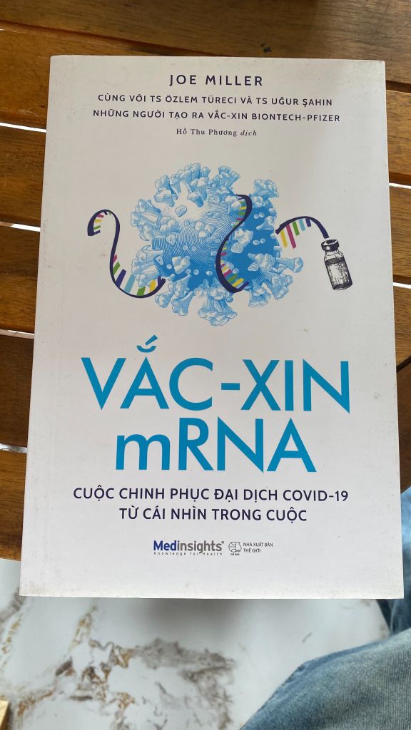 Vắc-xin mRNA - Joe Miller, TS Özlem Türeci, TS Uğur Şahin - Ảnh thực tế 1