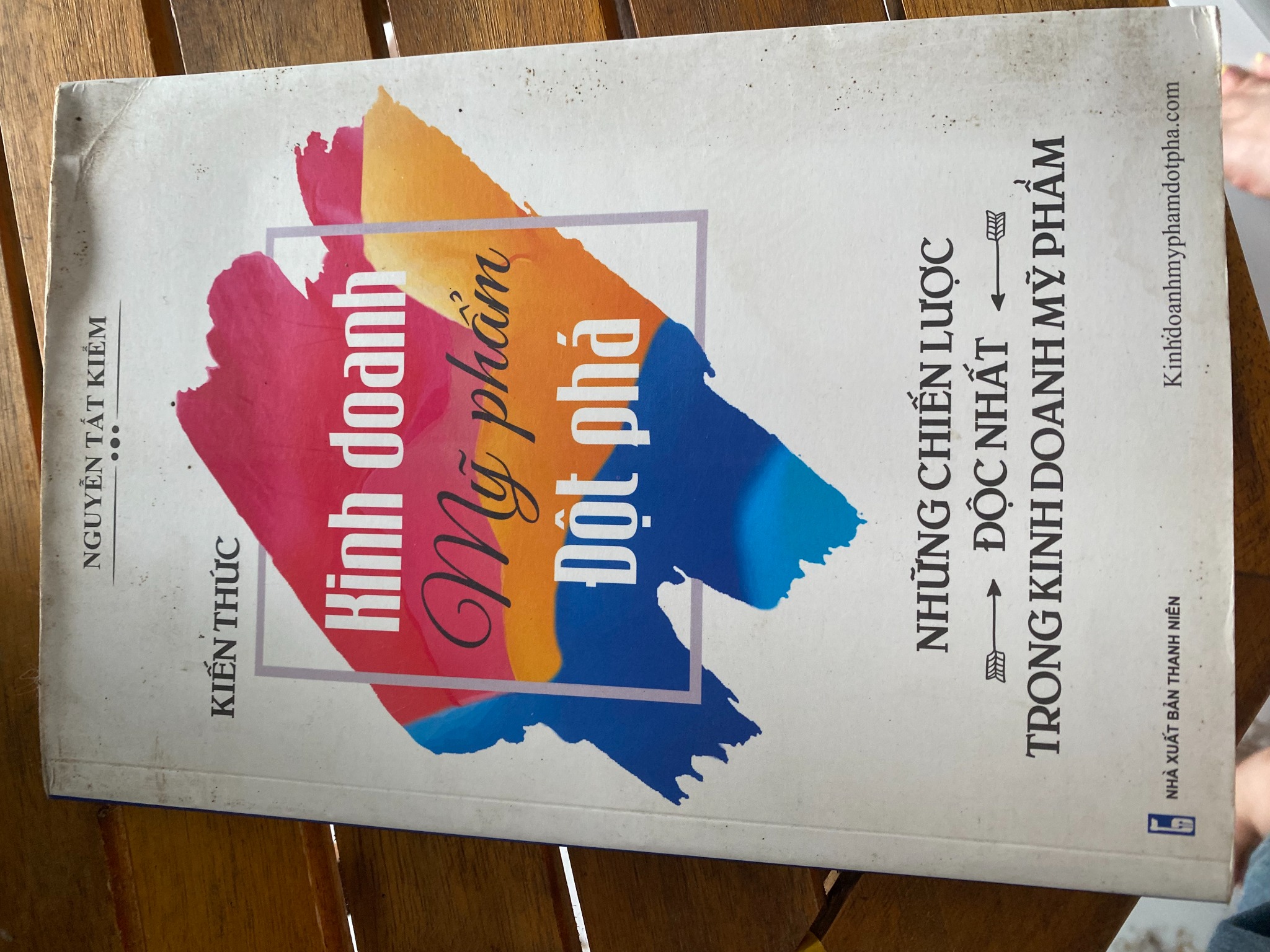 Kiến Thức Kinh Doanh Mỹ Phẩm Đột Phá - Những chiến lược độc nhất trong kinh doanh mỹ phẩm