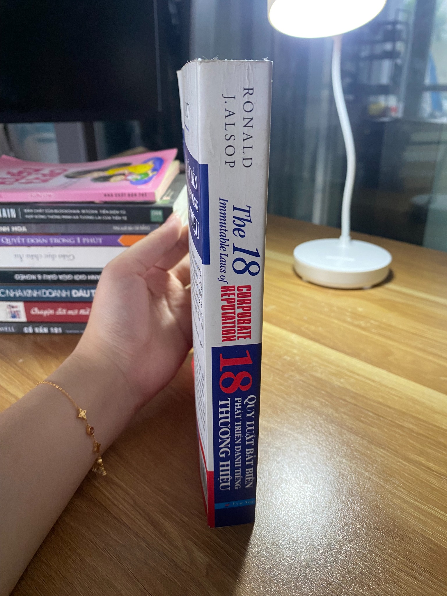 The 18 Corporate Reputation - Quy Luật Bất Biến Phát Triển Danh Tiếng Thương Hiệu (Ronald J. Alsop)