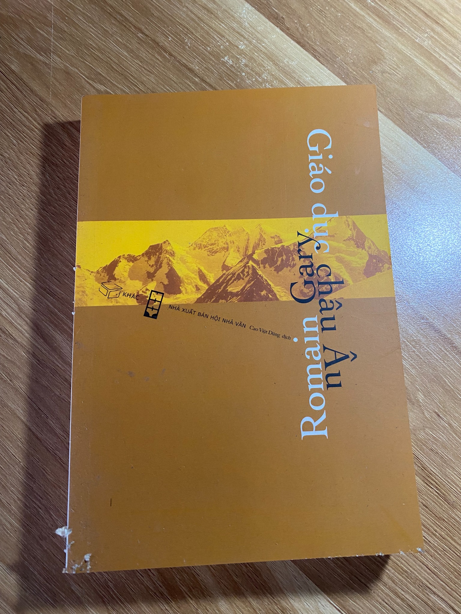 Giáo Dục Châu Âu (Romain Gary)