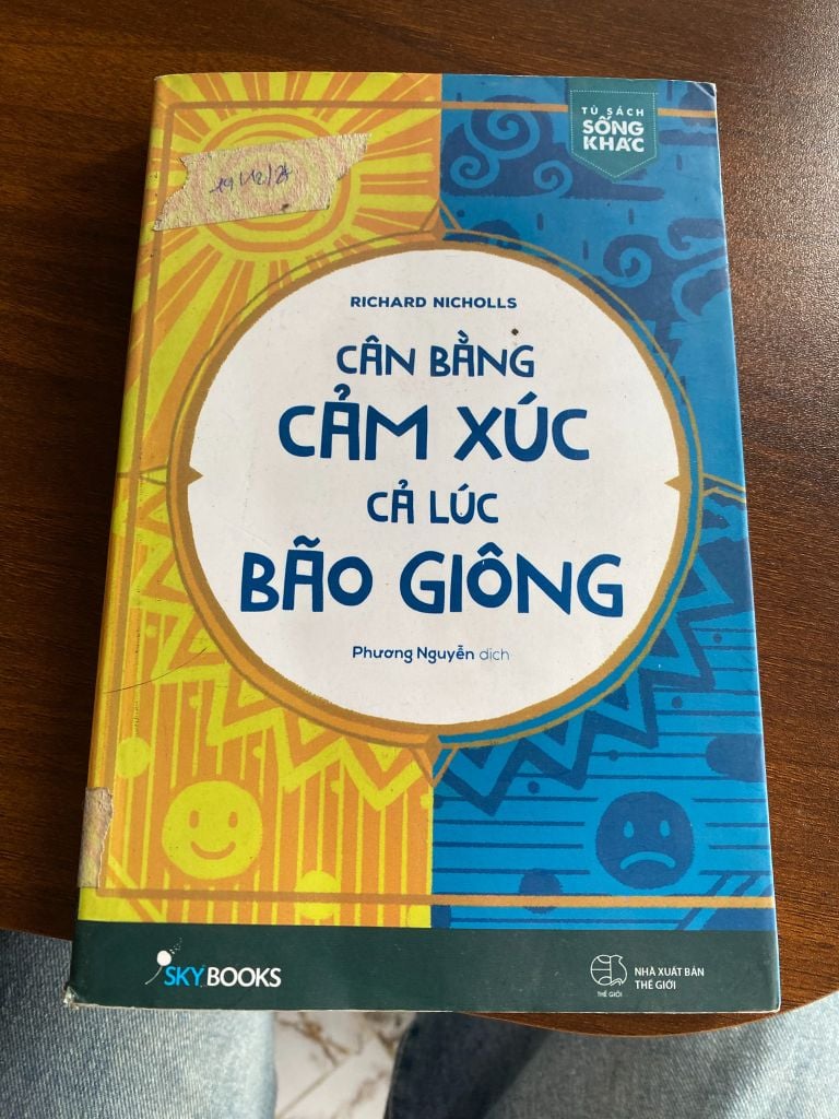 Cân bằng cảm xúc cả lúc bão giông - Richard Nicholls - Ảnh thực tế 1