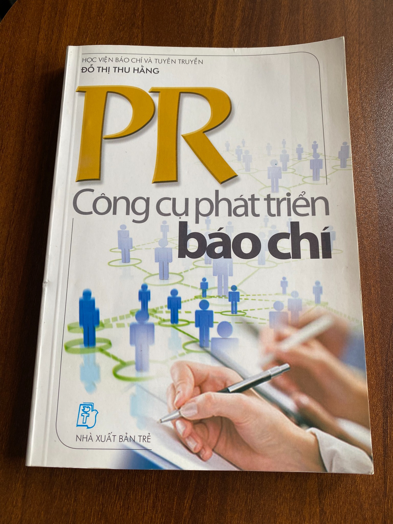 PR - Công cụ phát triển báo chí - Võ Thu Hằng