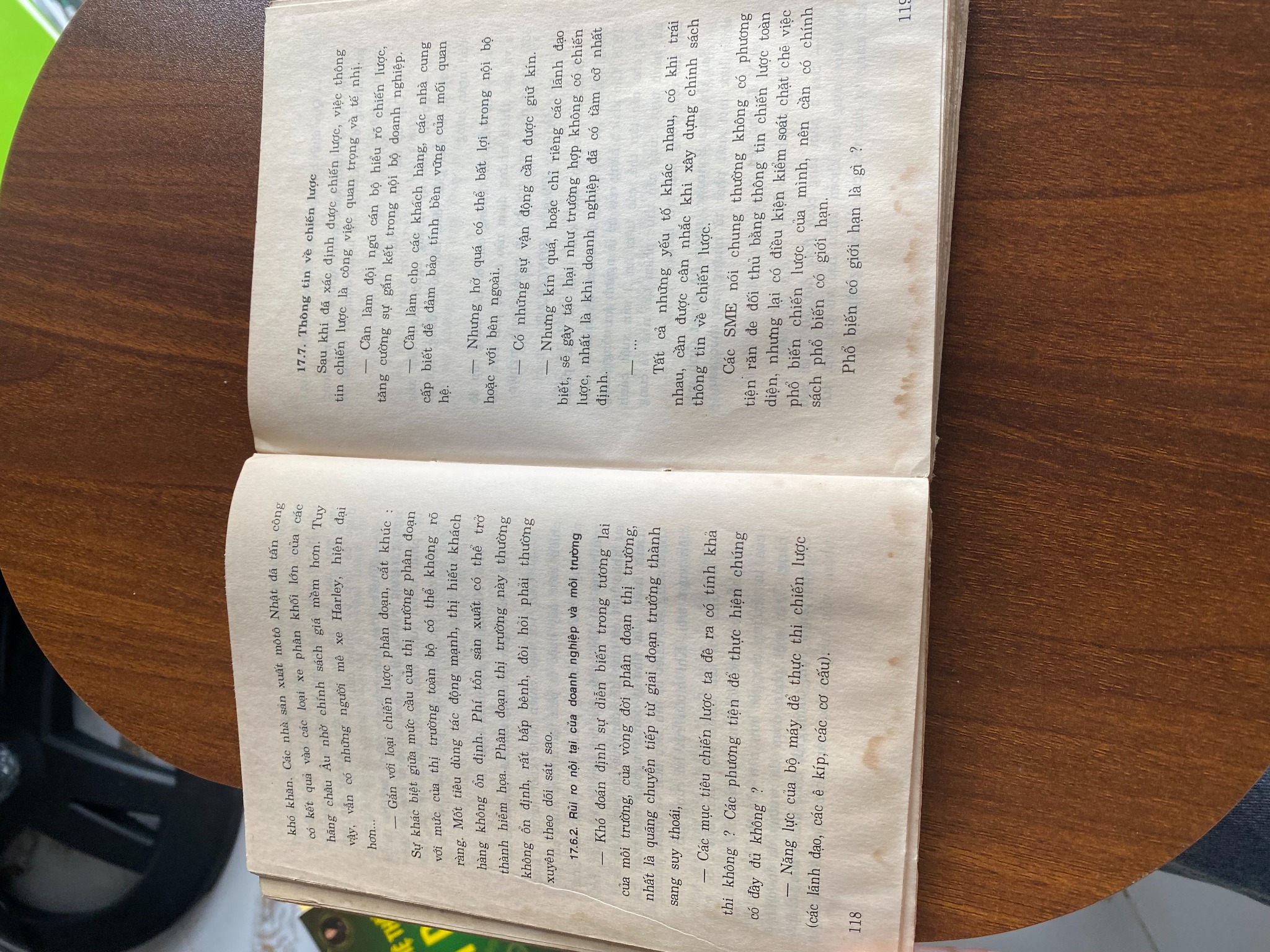 Nghệ thuật điều hành Doanh nghiệp nhỏ và vừa - Phương Hà