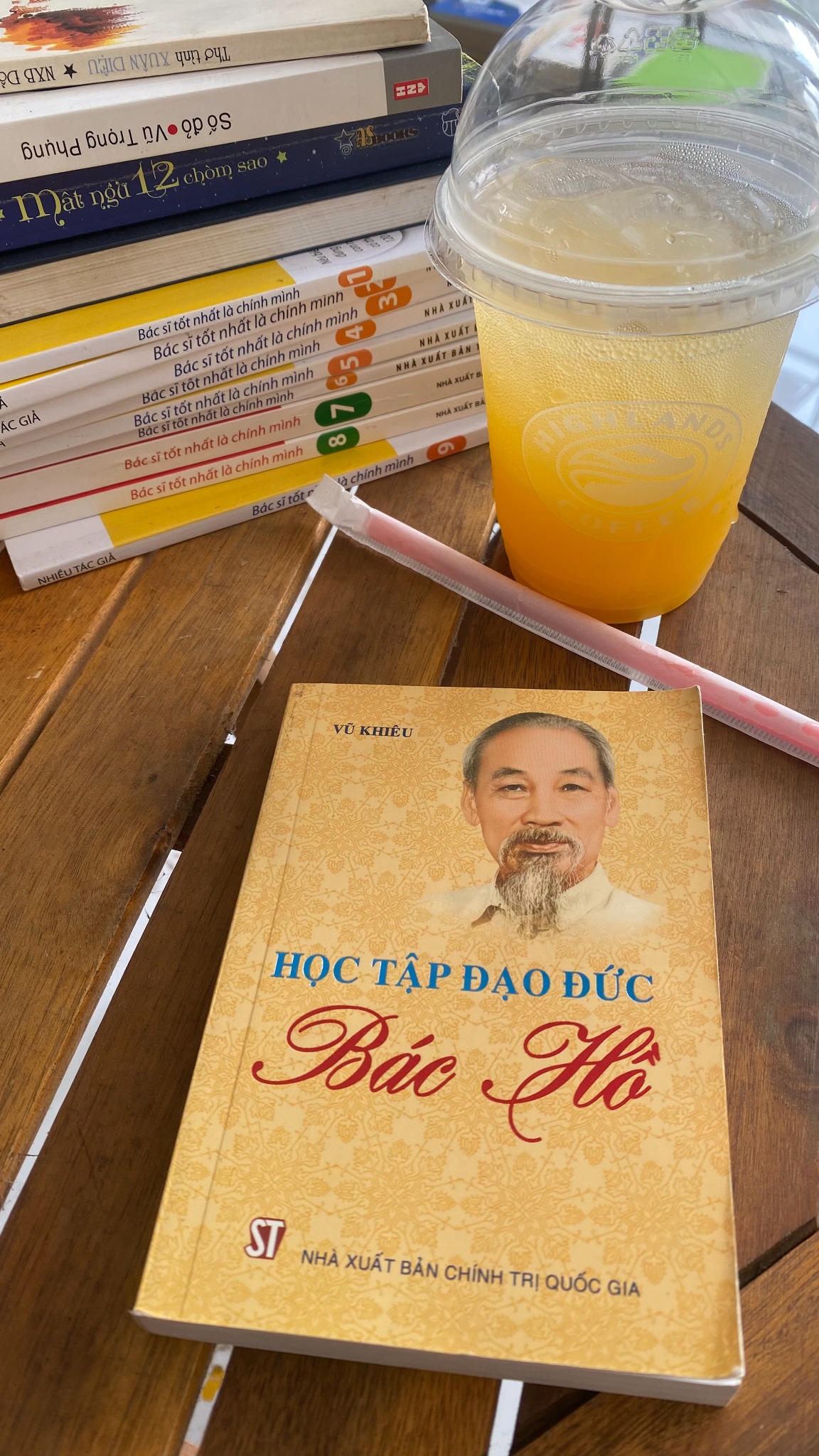 Học tập đạo đức Bác Hồ – Vũ Khiêu