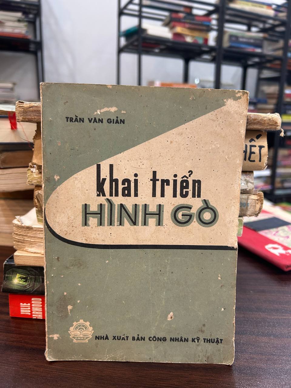 Khai Triển Hình Gò - Trần Văn Giản