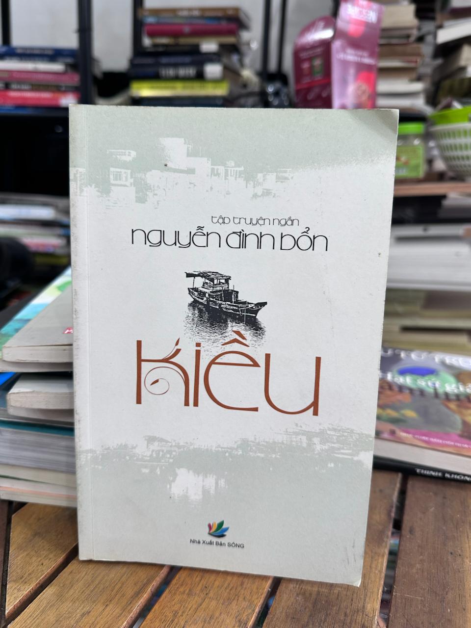 Kiều - Tập truyện ngắn Nguyễn Đình Bốn - Nguyễn Đình Bốn