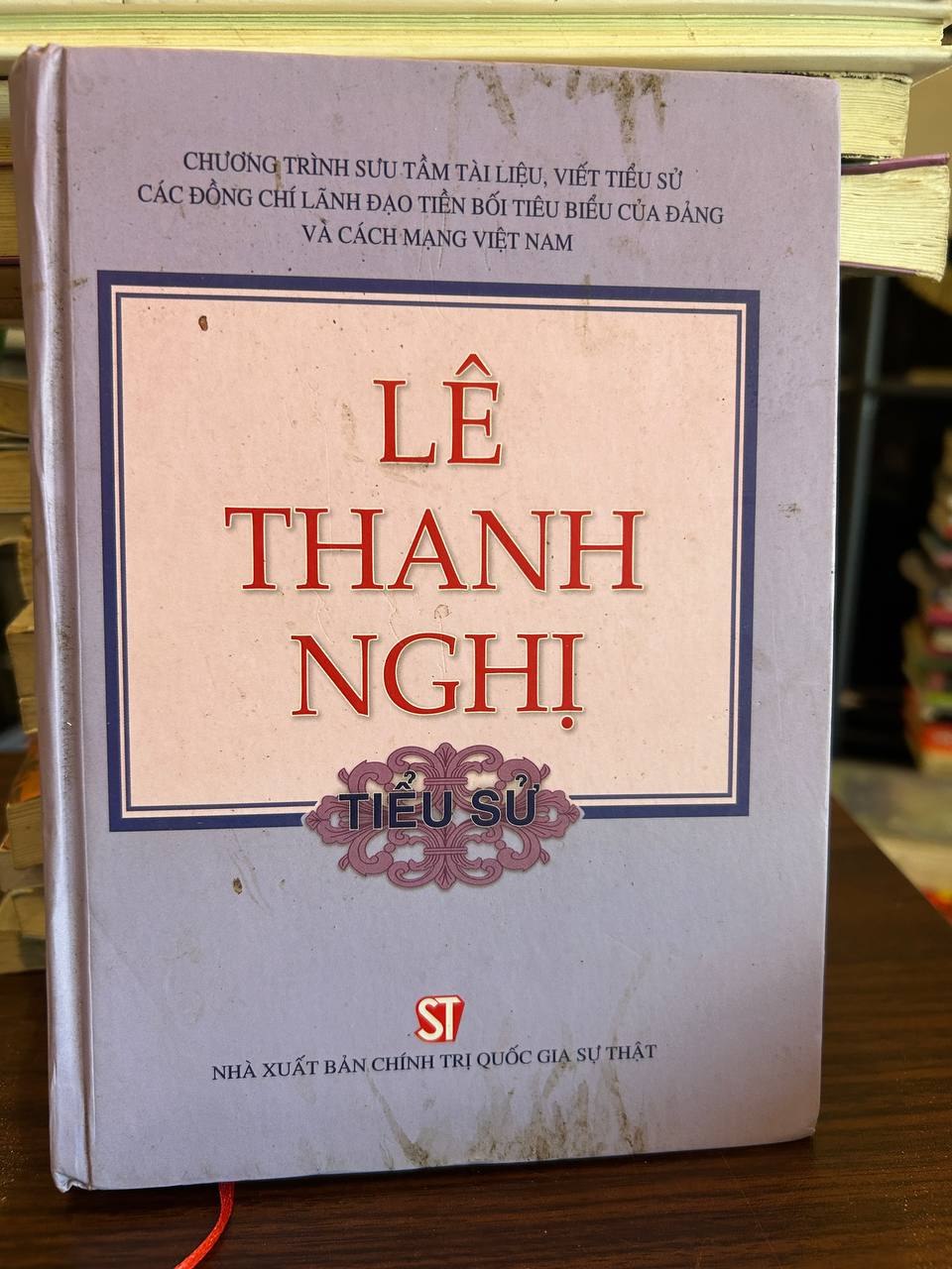 Lê Thanh Nghị: Tiểu Sử - Không có thông tin tác giả trên bìa