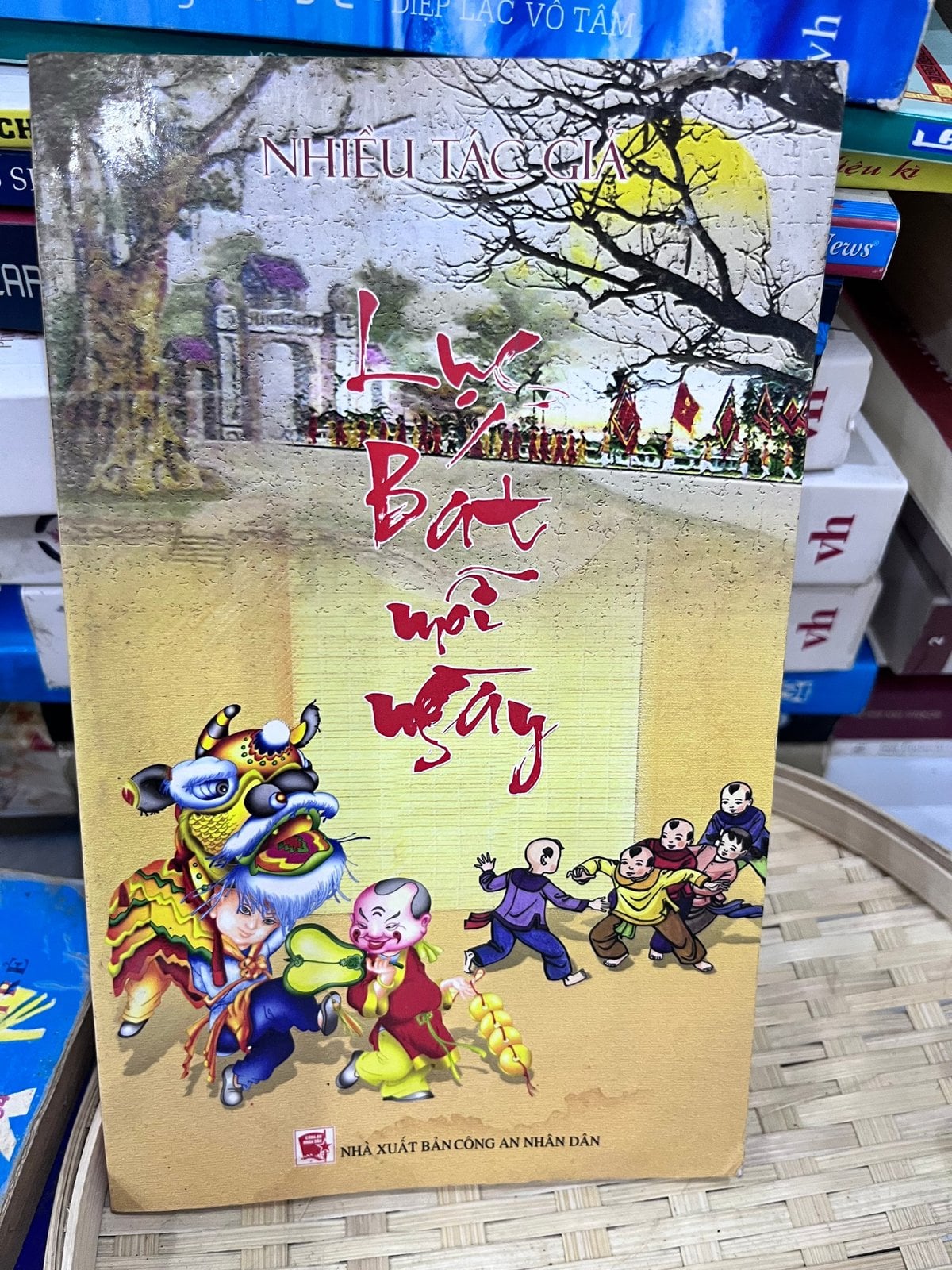 Lục Bát Một Ngày - Nhiều Tác Giả