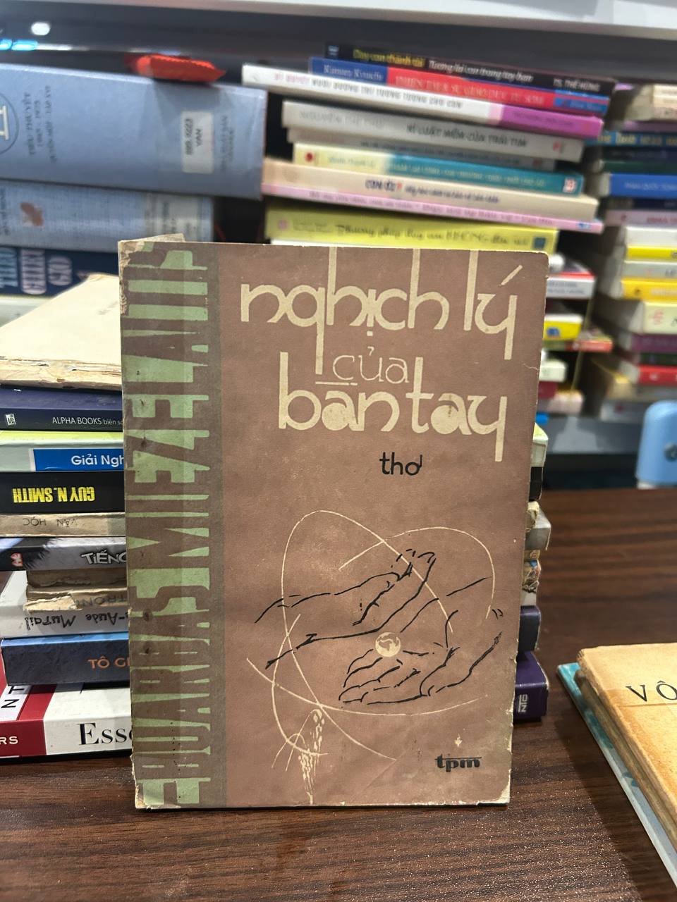 Nghịch Lý Của Bàn Tay - Thơ - Không rõ