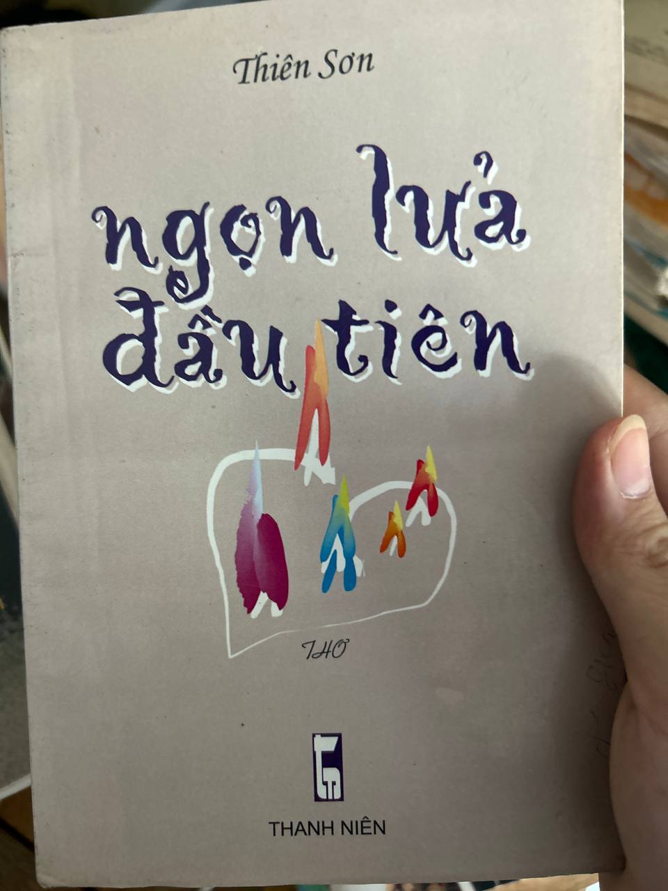 Review và ảnh thực tế sách Ngọn Lửa Đầu Tiên - Thiên Sơn tại Mecobooks.com