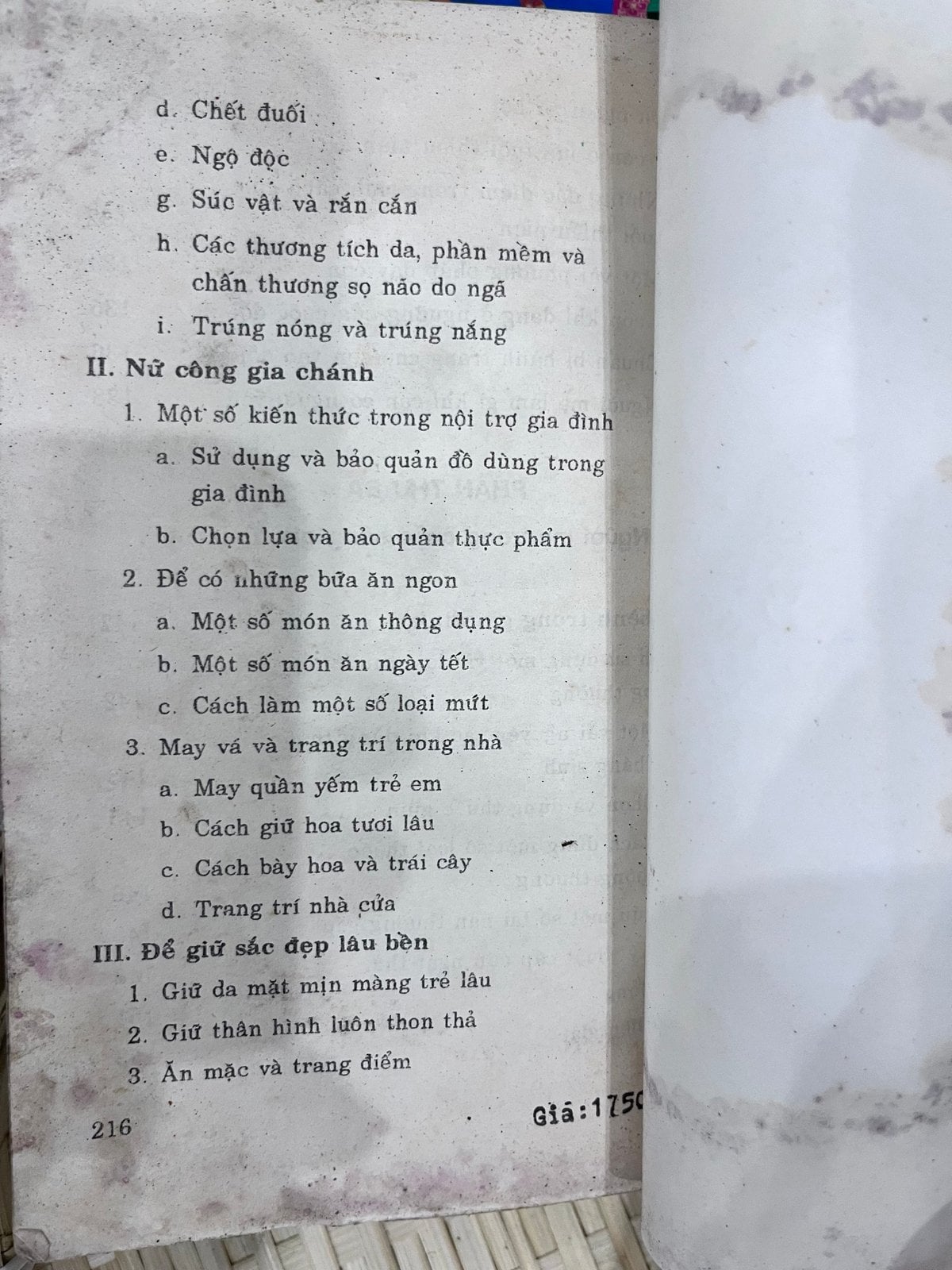 Nữ Công Gia Chánh: Cẩm Nang Toàn Diện Cho Gia Đình & Sức Khỏe - Nhiều Tác Giả