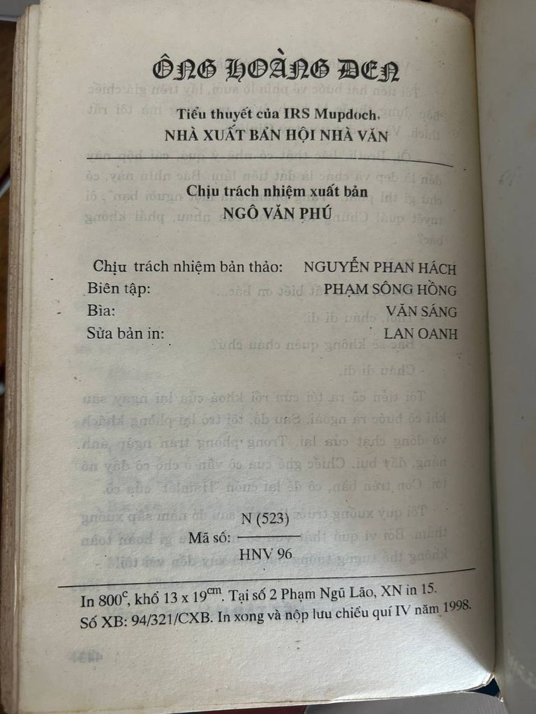 Ông Hoàng Đen - Iris Murdoch - Ảnh thực tế 5