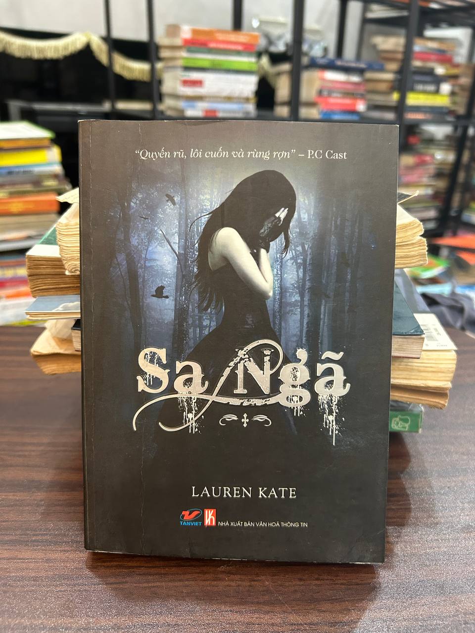 Sa Ngã - Lauren Kate