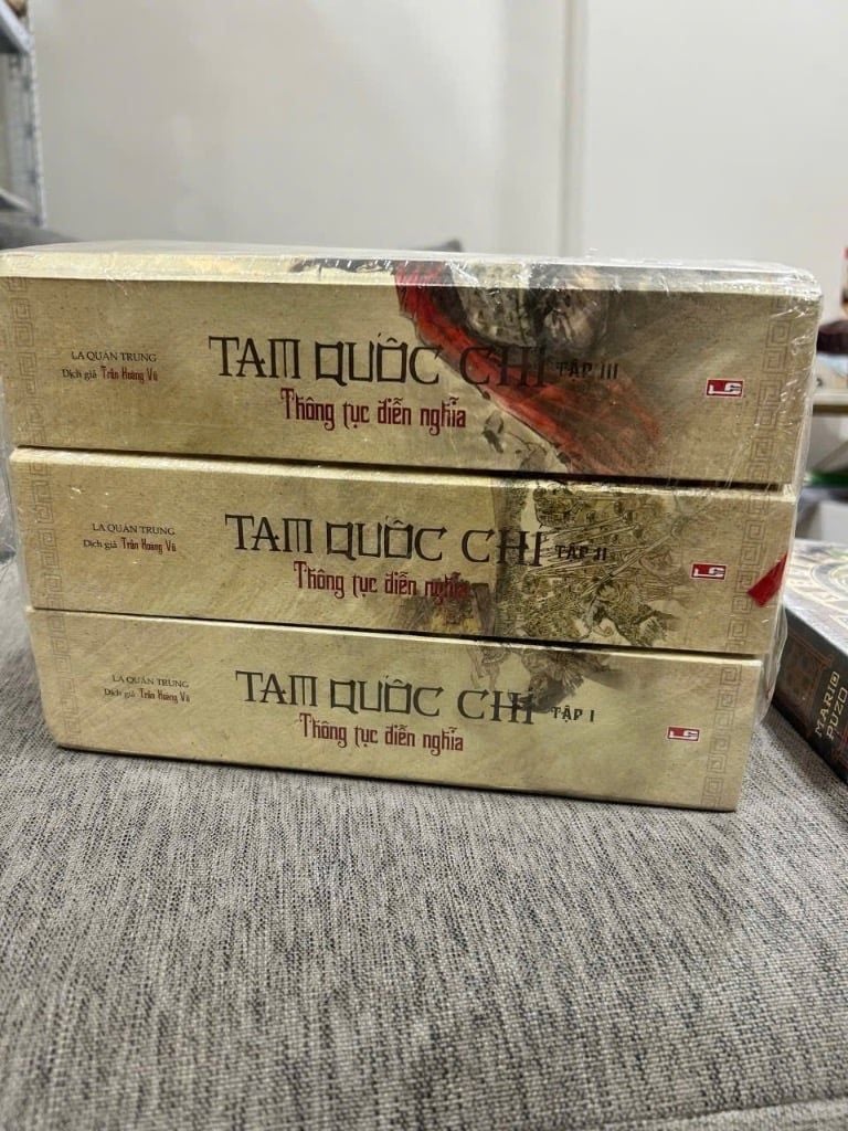 Tam Quốc Chí Thông Tục Diễn Nghĩa (Trọn Bộ 3 Tập Bìa Cứng Nguyên Seal) - La Quán Trung - Dịch giả Trần Hoàng Vũ