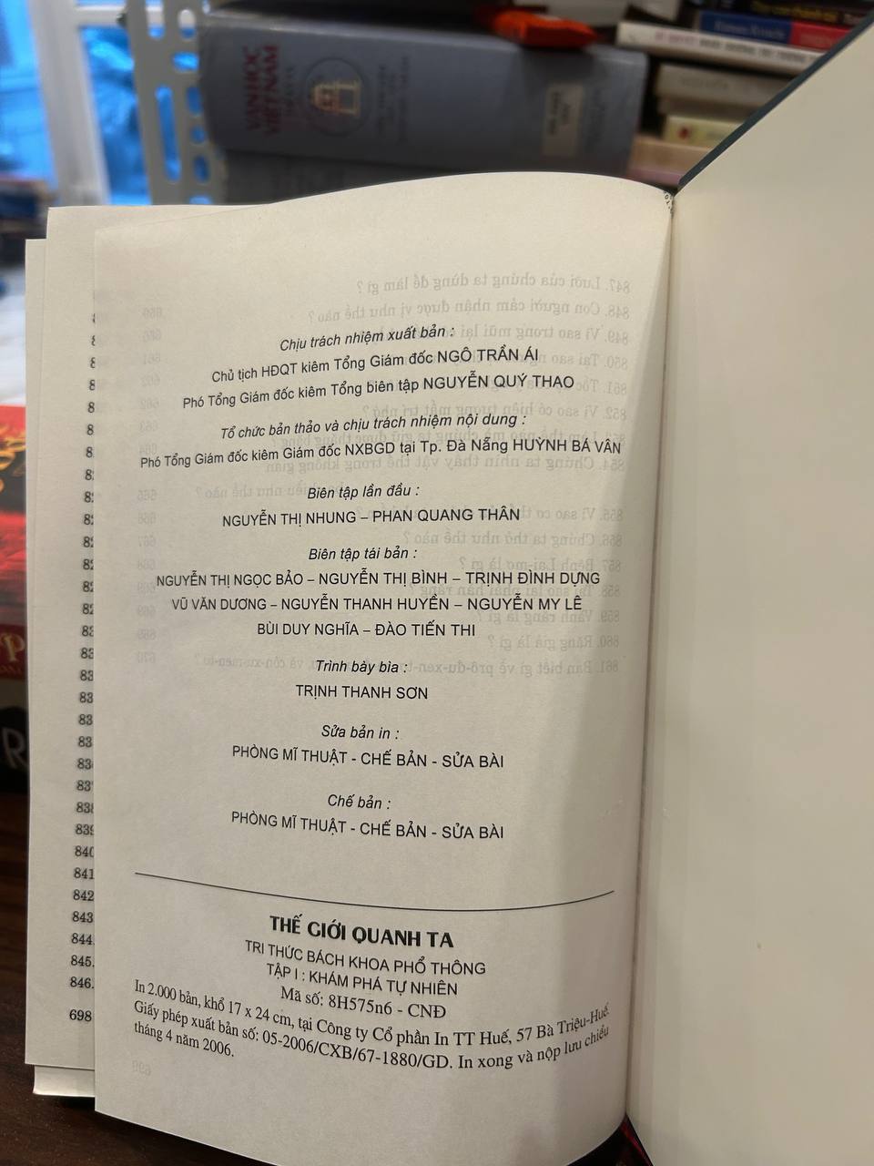 Thế Giới Quanh Ta - Tri Thức Bách Khoa Phổ Thông Tập 1 - Nhiều tác giả (Nhà Xuất Bản Giáo Dục)