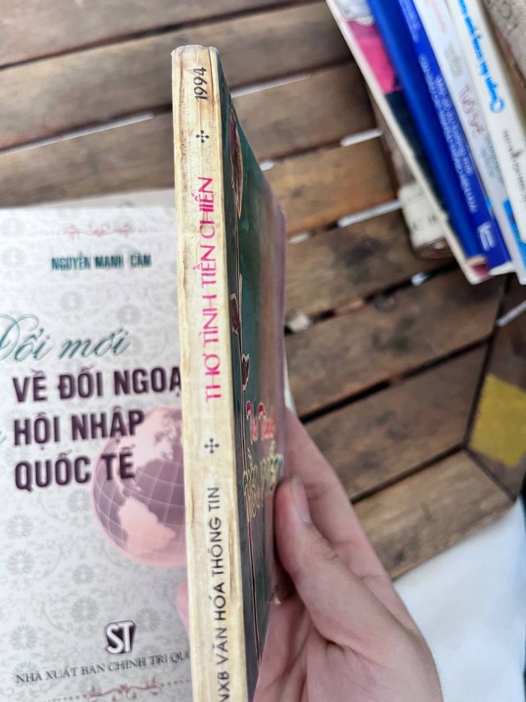 Thơ Tình Tiền Chiến - Nhiều Tác Giả (NXB Văn Hóa Thông Tin) - Ảnh thực tế 3