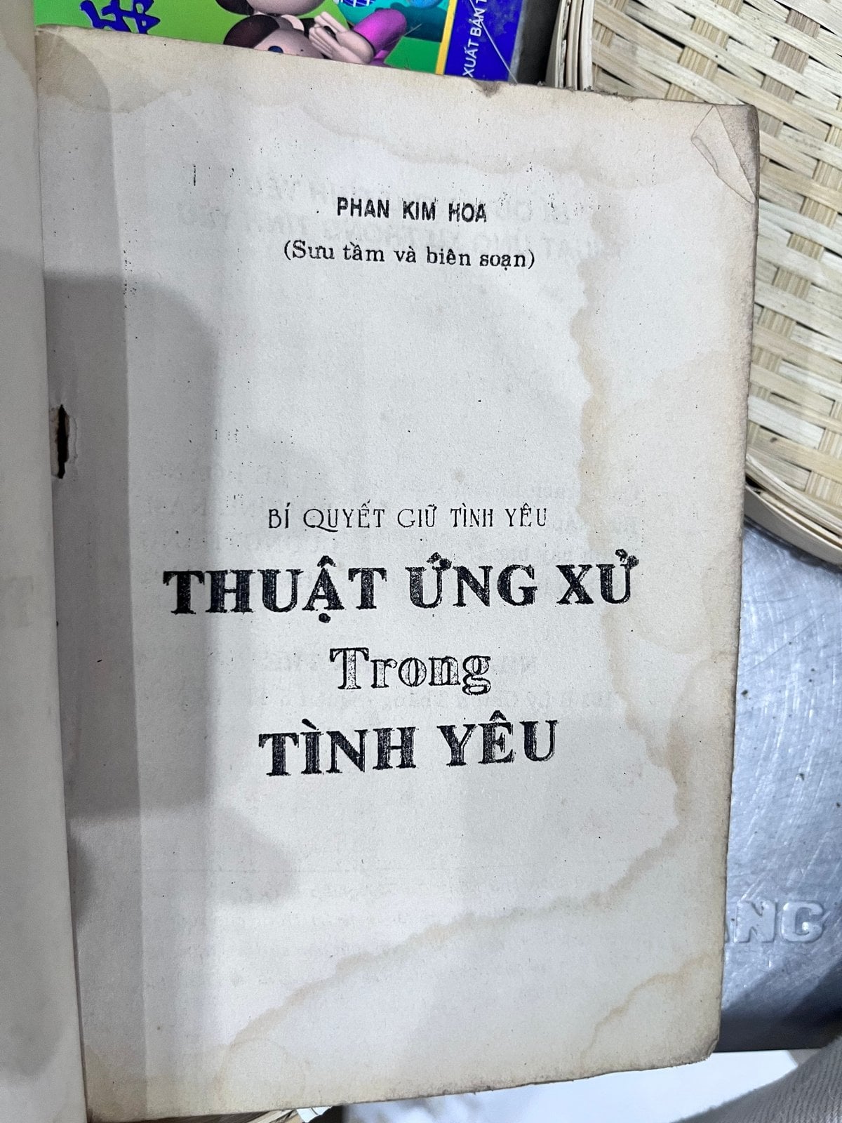 Thuật Ứng Xử Trong Tình Yêu - Bí Quyết Giữ Tình Yêu - Phan Kim Hoa