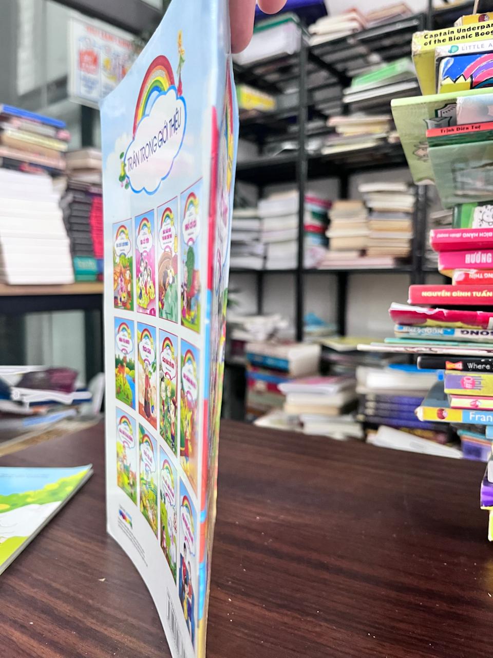 Trân Trong Gõ Thêu - N/A