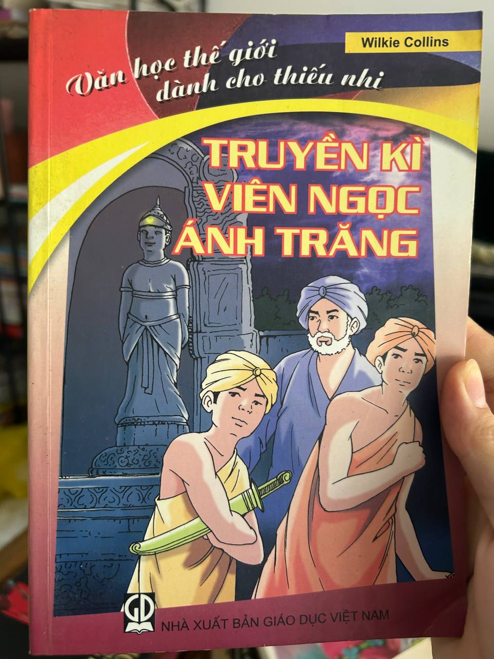 Review và ảnh thực tế sách Truyền Kì Viên Ngọc Ánh Trăng - Wilkie Collins tại Mecobooks.com