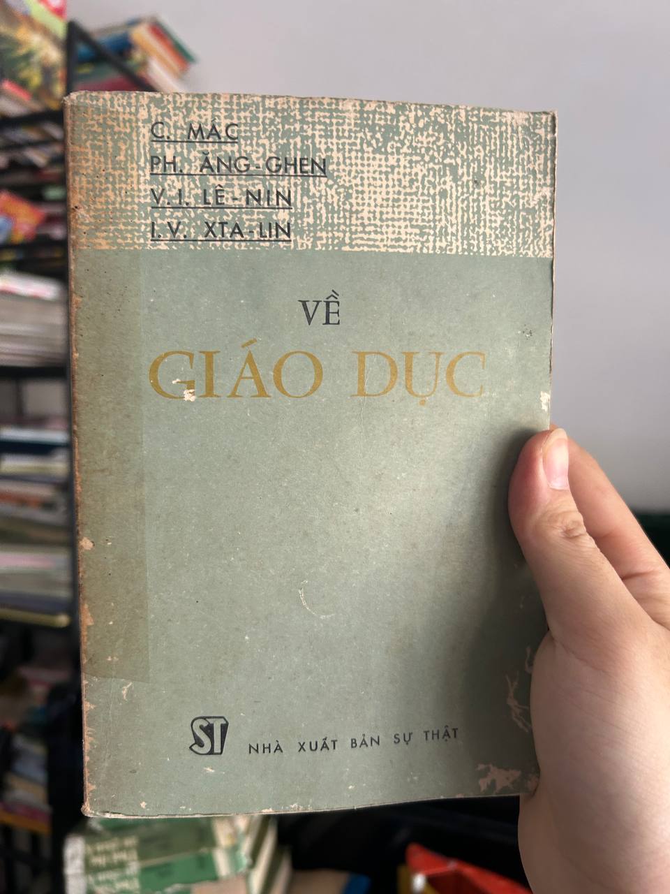 Review và ảnh thực tế sách Về Giáo Dục - C. Mác, Ph. Ăng - ghen, V. I. Lê - nin, I. V. Xta - lin tại Mecobooks.com