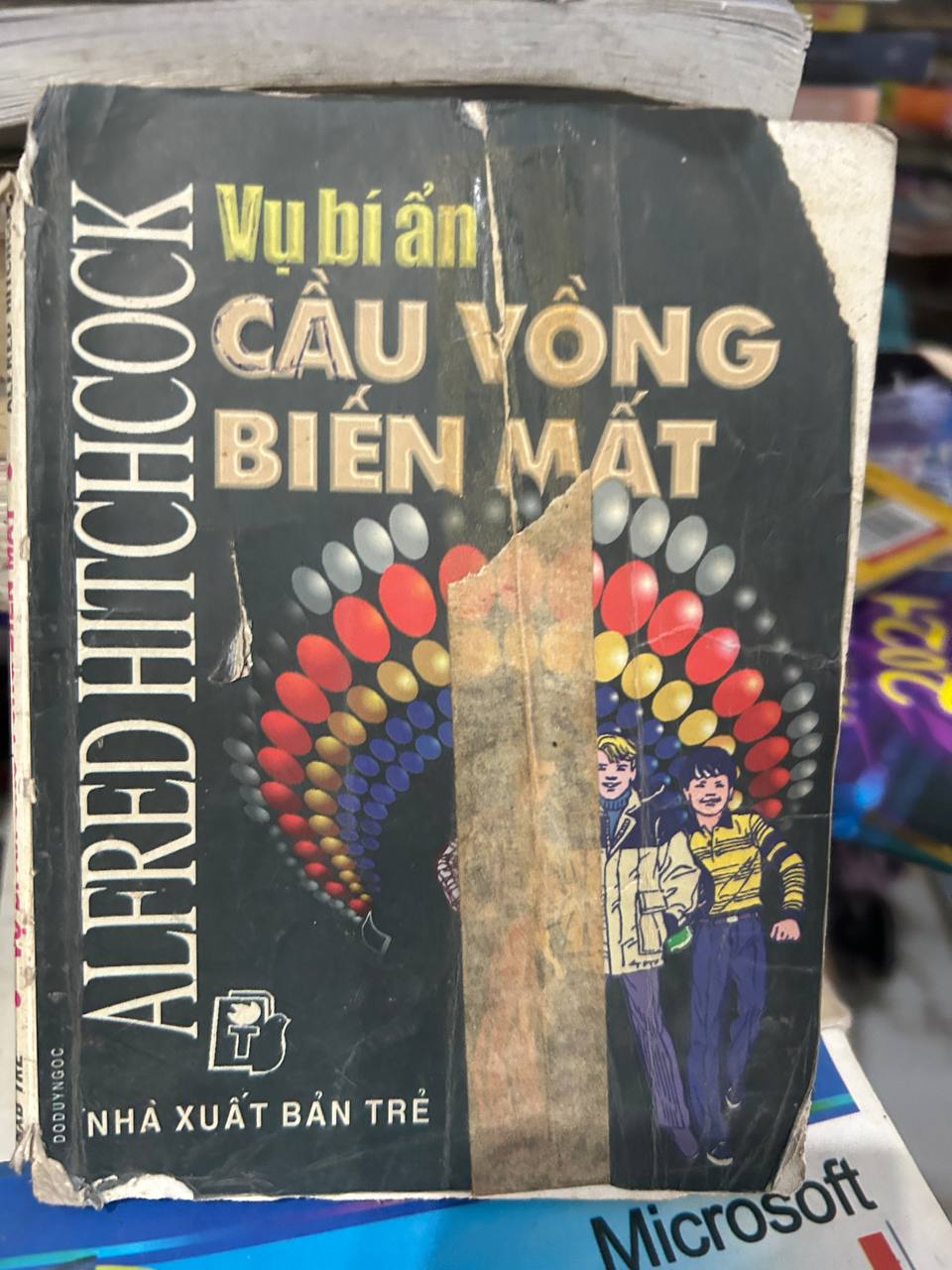 Vụ Bí Ẩn Cầu Vồng Biến Mất - Alfred Hitchcock và Ba Thám Tử Trẻ