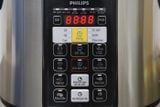  Nồi áp suất điện Philips HD2136 