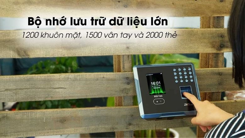 Máy Chấm Công Nhận Diện Khuôn Mặt, Vân Tay ZKTeco MB160