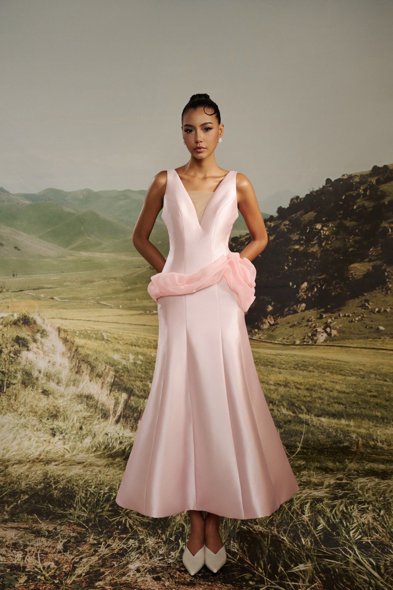  Elara Satin Gown 