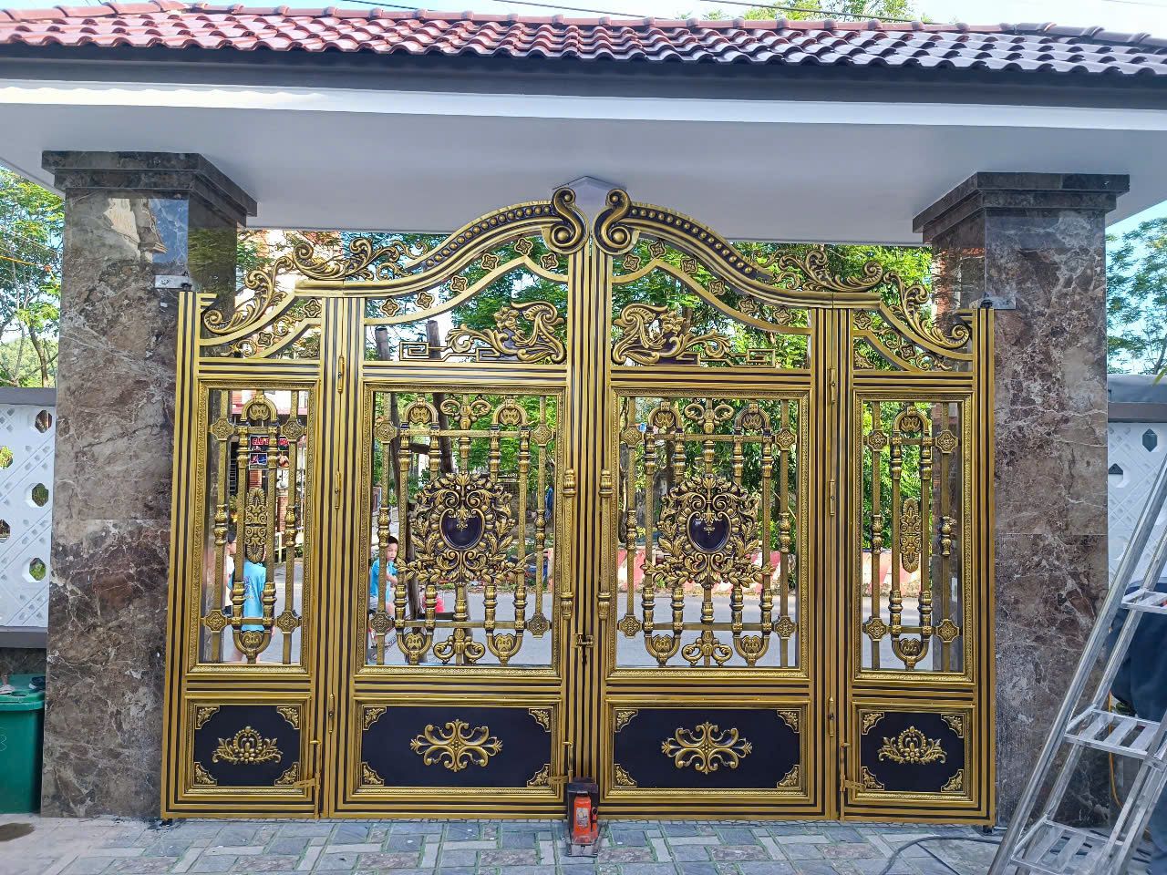  Cổng Inox Sơn Nung 