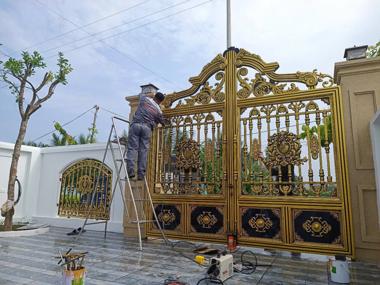  Cổng Inox Sơn Nung 