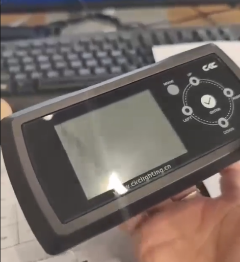 Bộ điều khiển ánh sáng RDM cầm tay