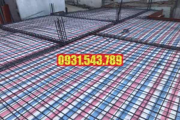 Bạt sọc 3 màu khổ 4Mx50M