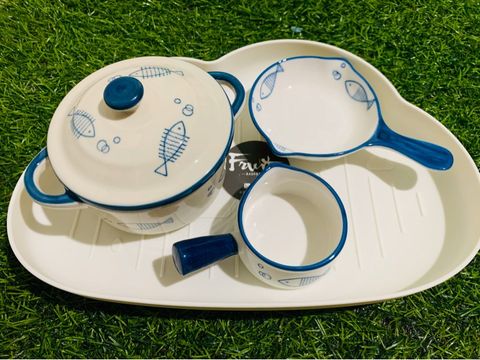 KHAY NHỰA HÌNH MÂY
