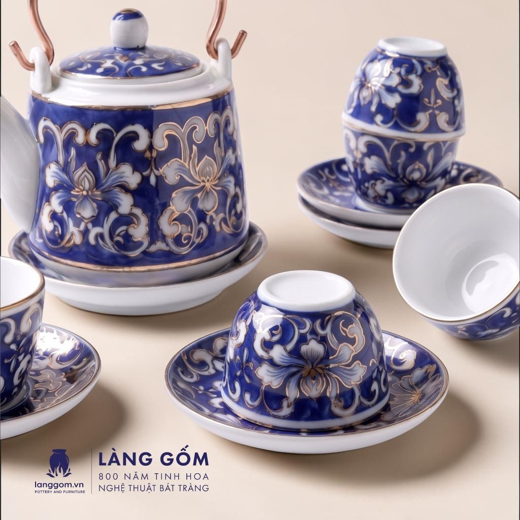  Bộ ấm chén gốm sứ Bát Tràng men lam bách hoa thủ công dáng trụ quai đồng - Quà tặng sang trọng ý nghĩa - Làng Gốm 