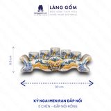  Kỷ ngai men rạn đắp nổi 